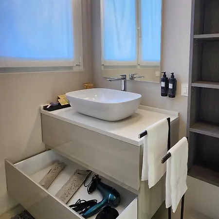 Olmo Luxury - By Myhomeincomo דירה
