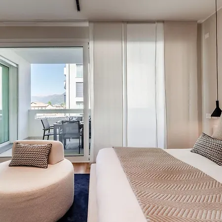 Olmo Luxury - By Myhomeincomo *