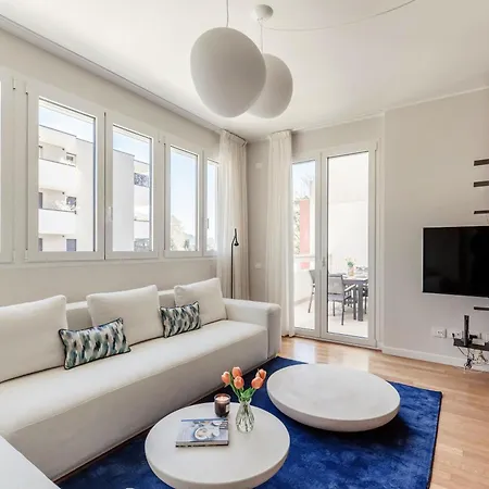 דירה Olmo Luxury - By Myhomeincomo