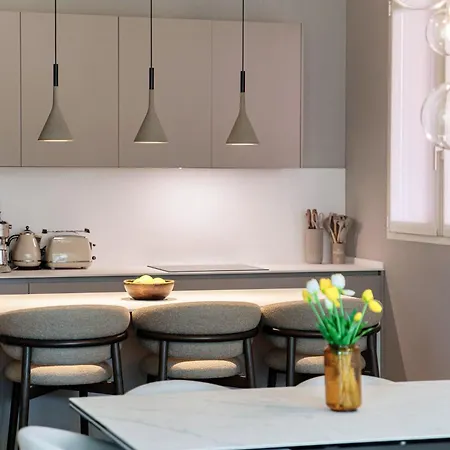 Olmo Luxury - By Myhomeincomo
