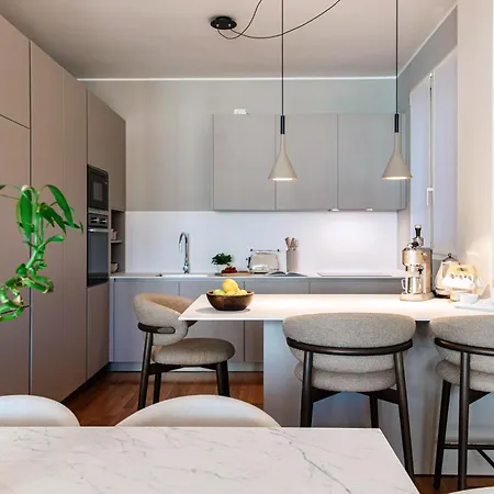 Olmo Luxury - By Myhomeincomo *